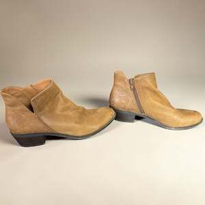 Lucky Brand Banterr Leather Ankle Bootie in Tan Size 7.5
